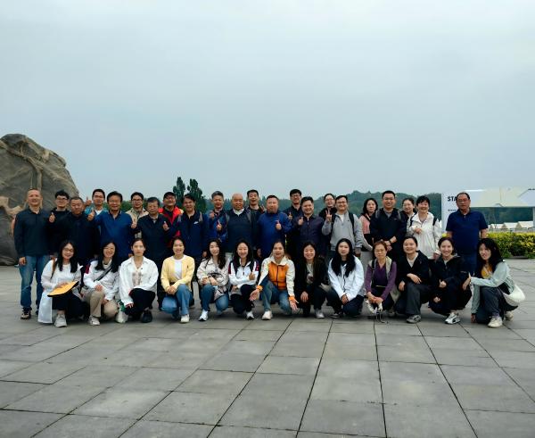 躍動春光，共赴夏至 ——中國農墾經濟發展中心組織開展春游暨職工健步走活動